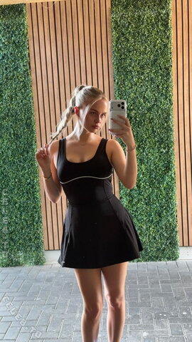 Leni Marie nude photo 17