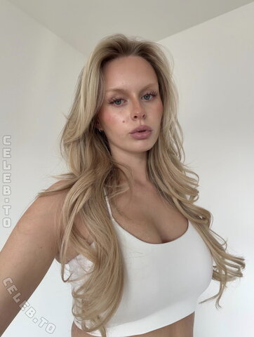 Leni Marie – Insta post, simply just wow🤌🏻