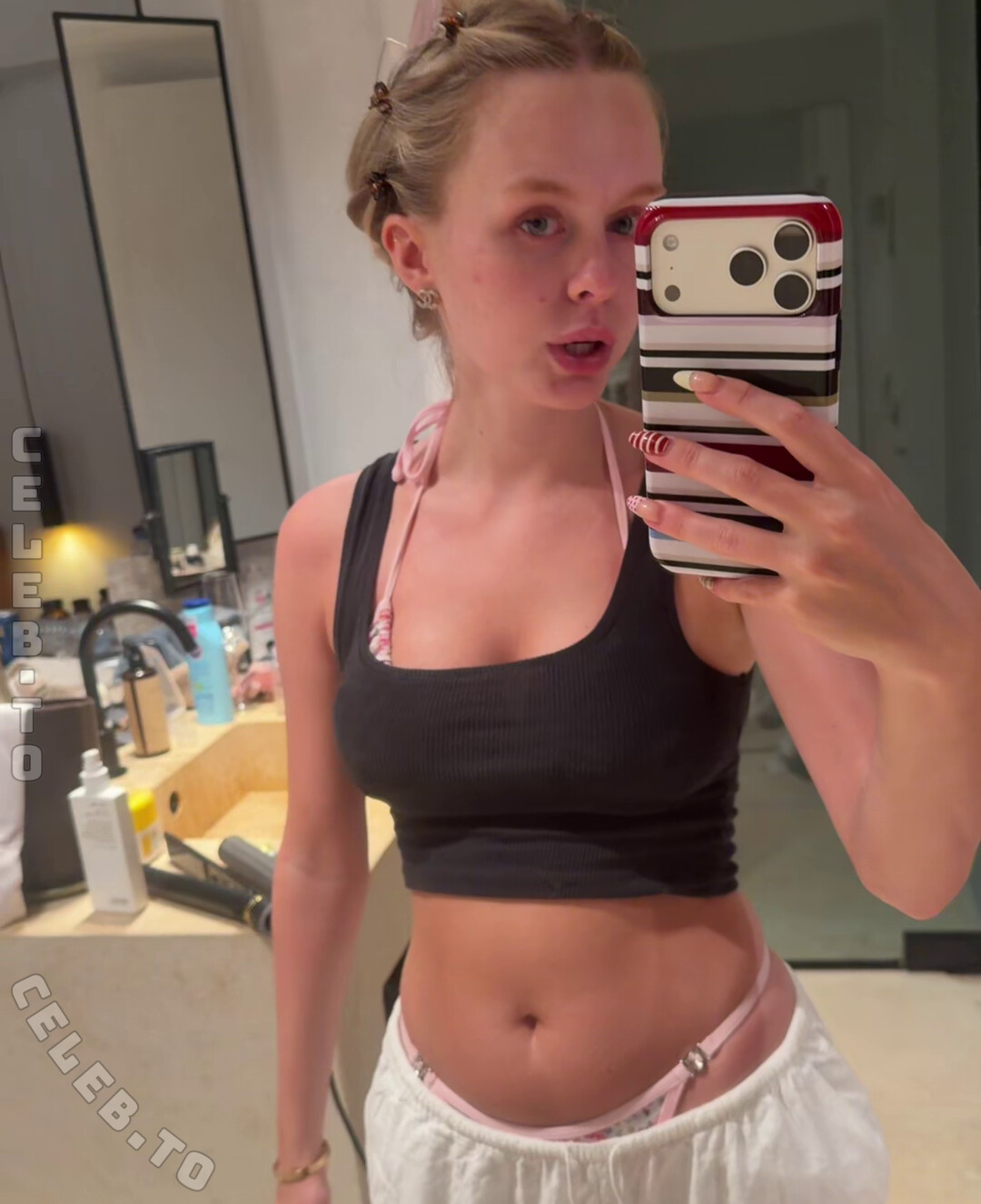 Leni Marie nude photo 2