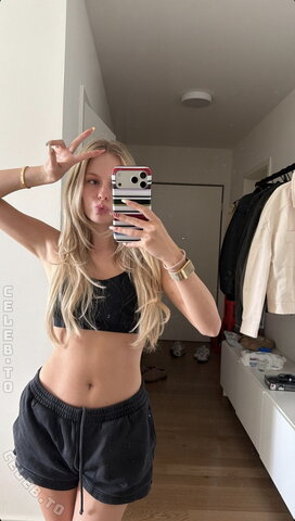 Leni Marie – New Instagram Story