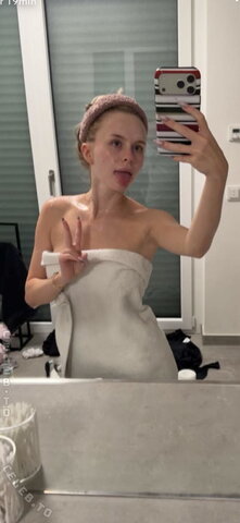 Leni Marie – Snapchat Story