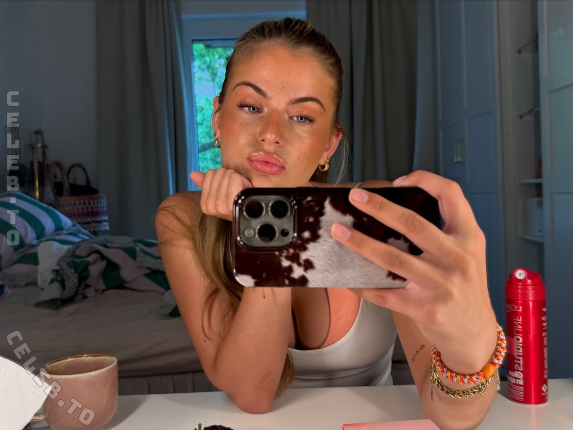 Leni Pieckenhagen nude photo 1