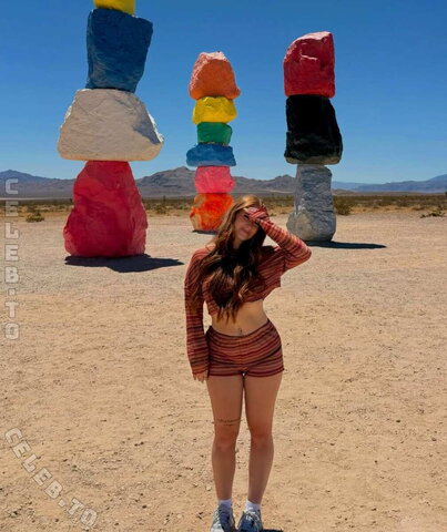 Lenia.Klm nude photo 3