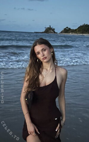 Leni.dnz nude photo 23