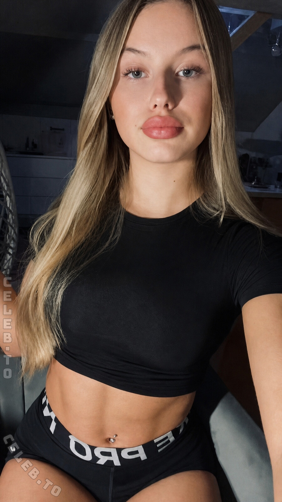 Leni.sfh nude photo 3