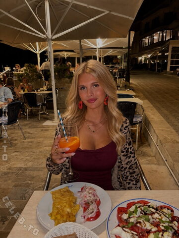 leni.zkm nude photo 23