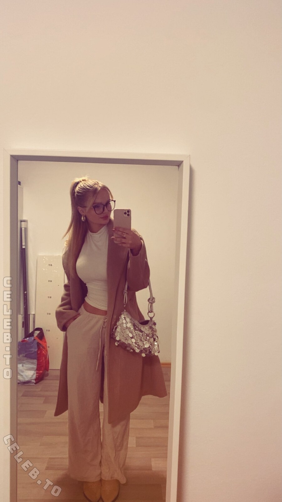 leni.zkm nude photo 1