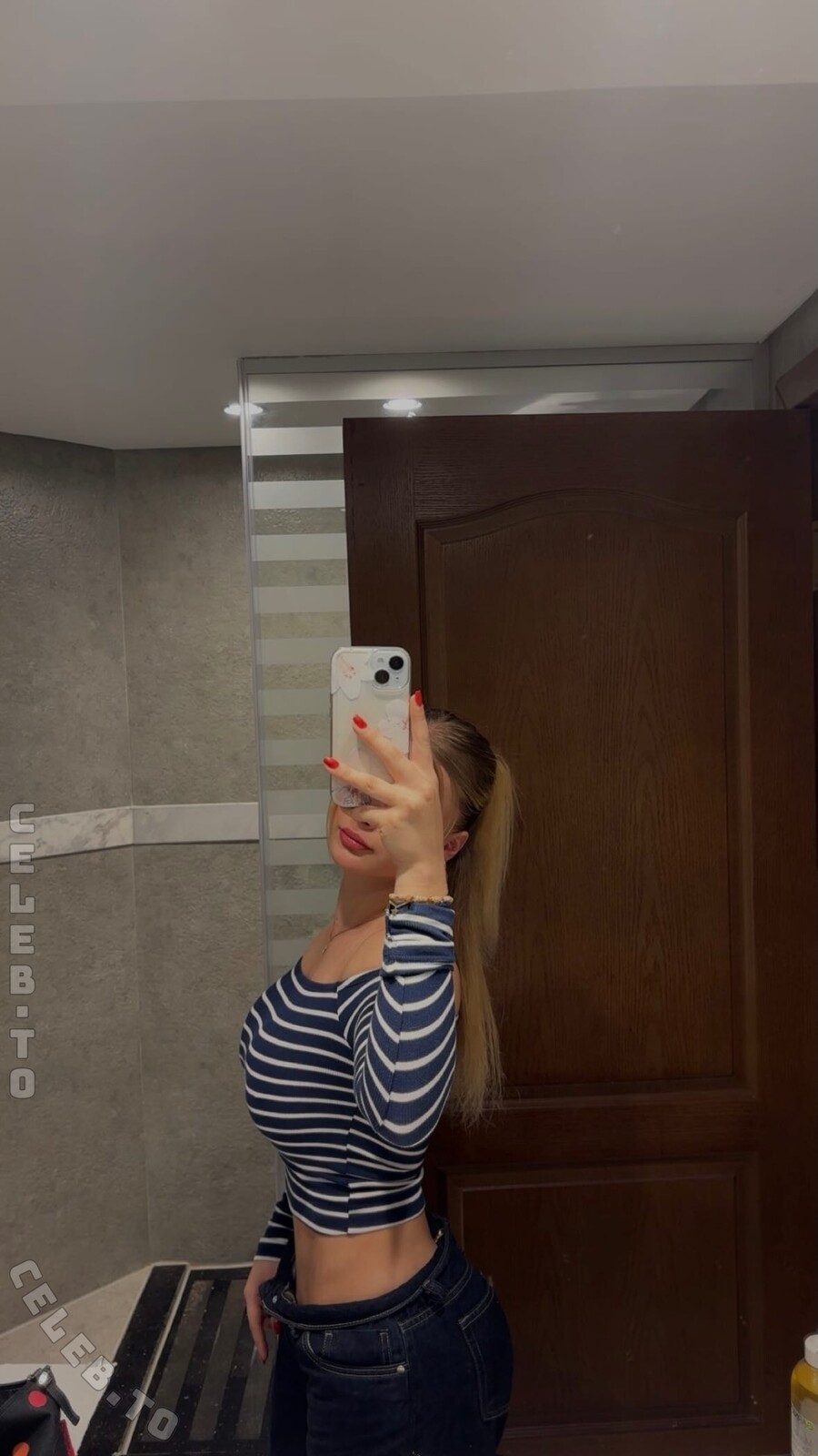 leni.zkm nude photo 2