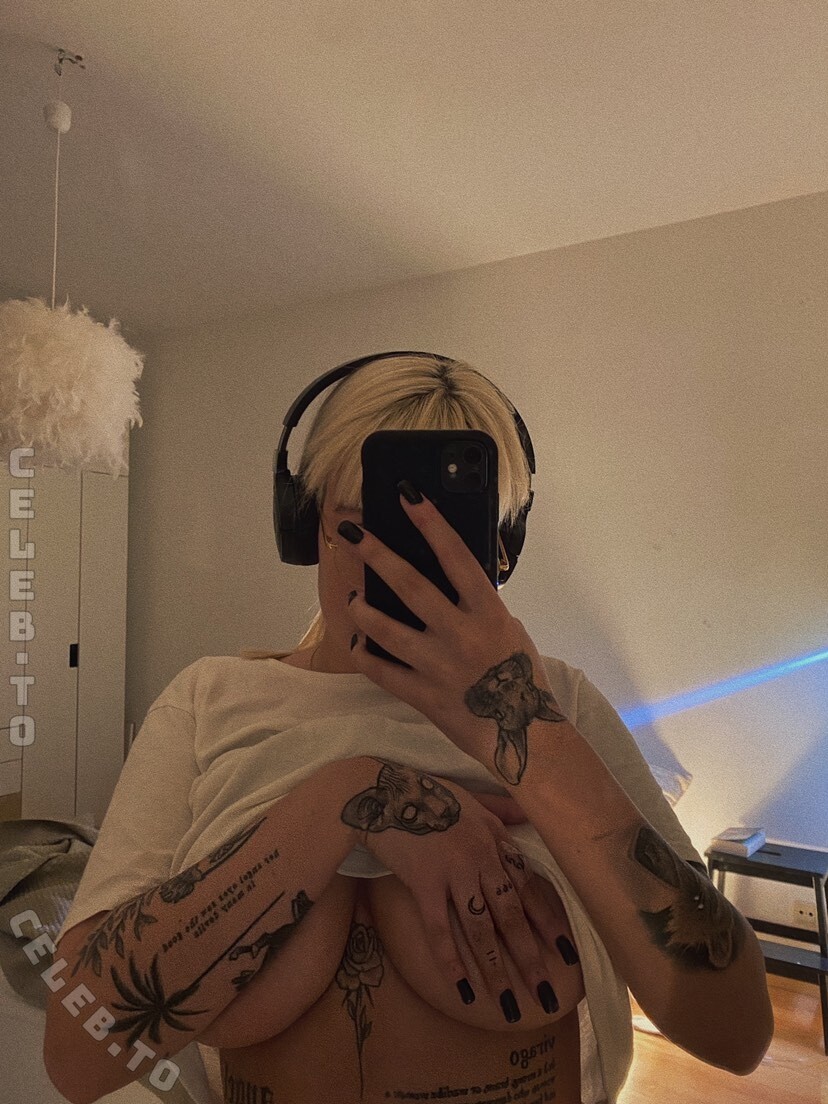 Lenkajzv nude photo 1