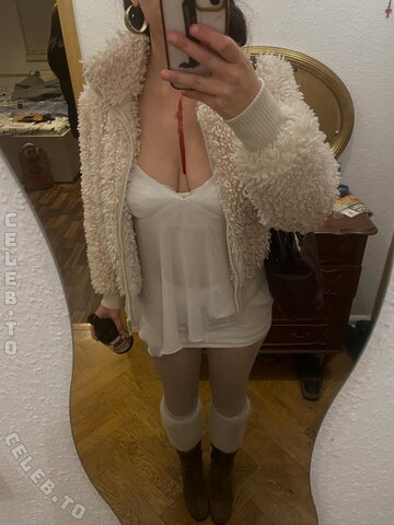 Lennimapenny nude photo 1
