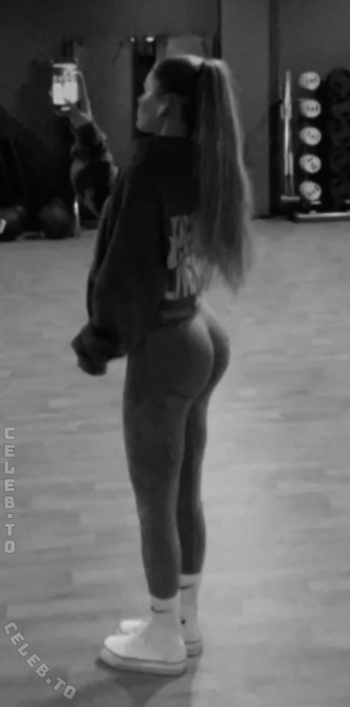 le.nxa nude photo 7
