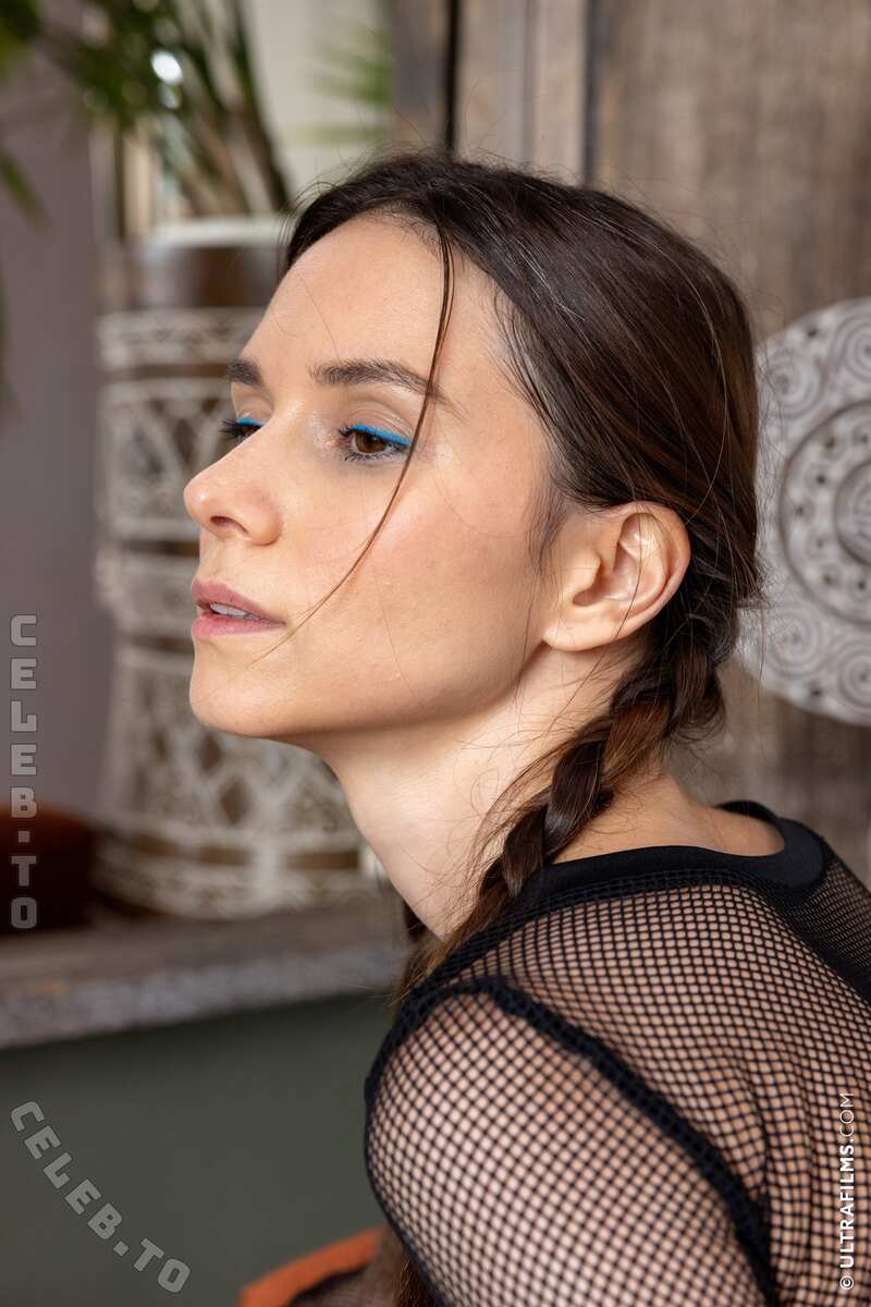 Leona Mia nude photo 5