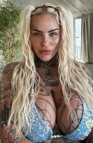 Leoni "Barbie" Baltz nude photo 29