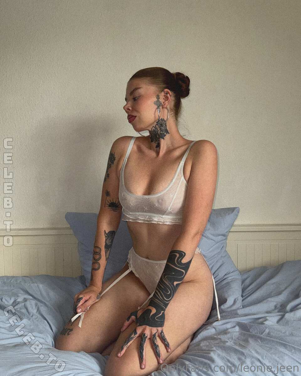 Leonie Jeen nude photo 5