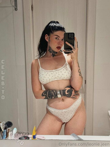 Leonie Jeen nude photo 18