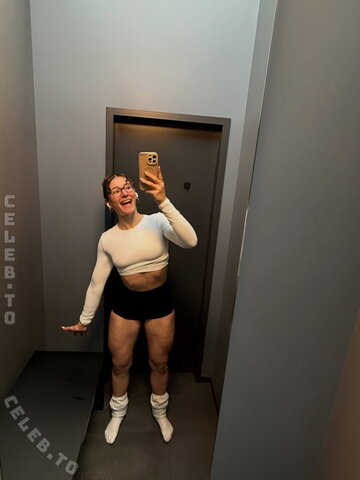 Leonie Kommoss nude photo 55