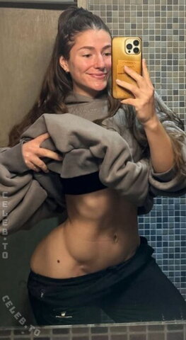 Leonie Kommoss nude photo 5