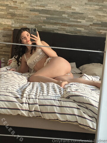 Leonie Lindner nude photo 2
