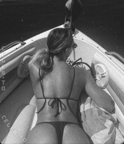 Leonie Treiber nude photo 35