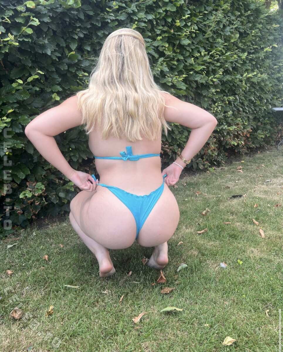 Leonieblondiii nude photo 7