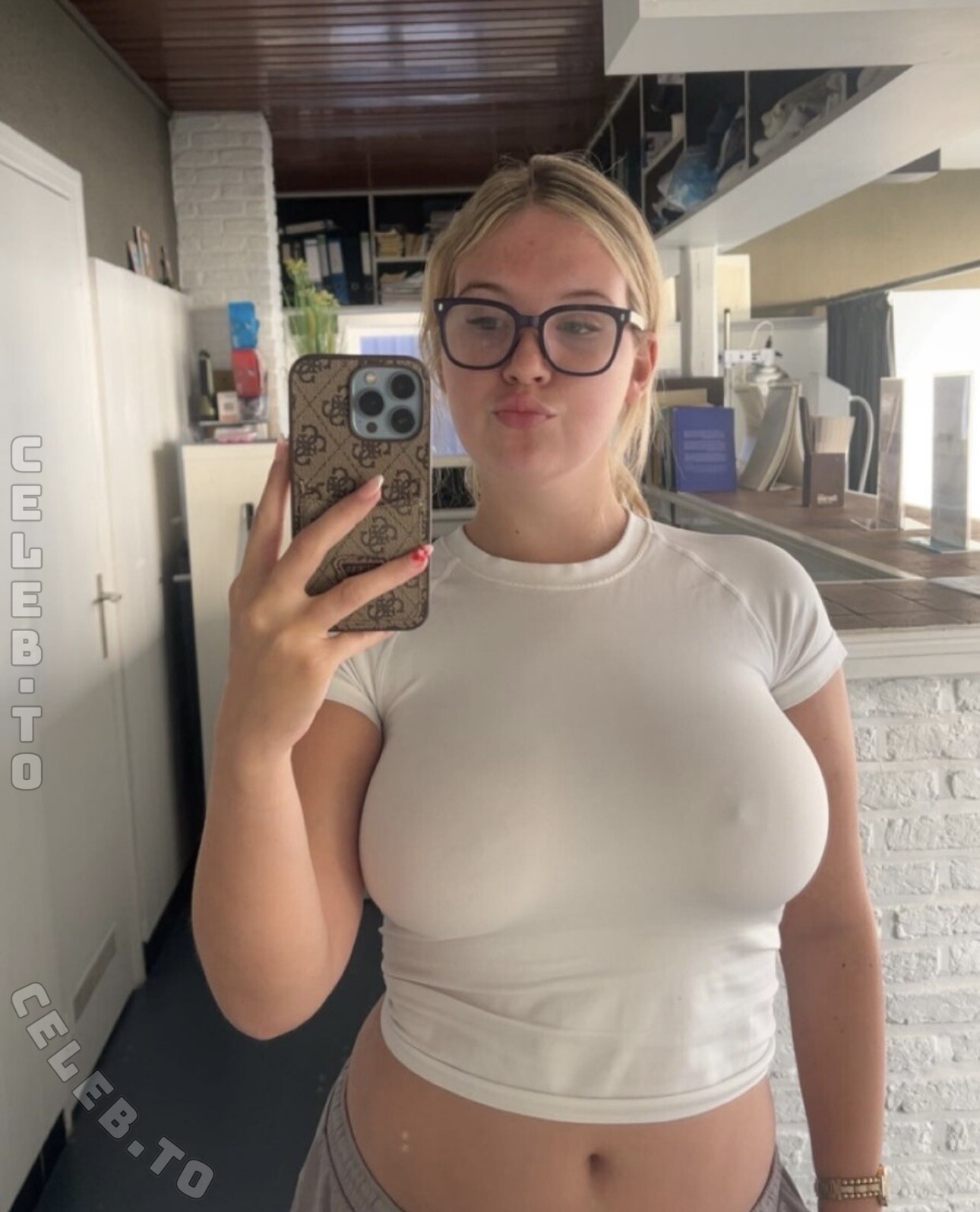 Leonieblondiii nude photo 10