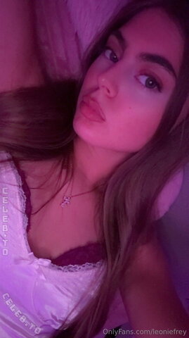 leoniefrey Sexy (1 photo)