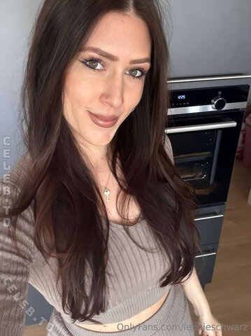 leonieschwarz nude photo 10