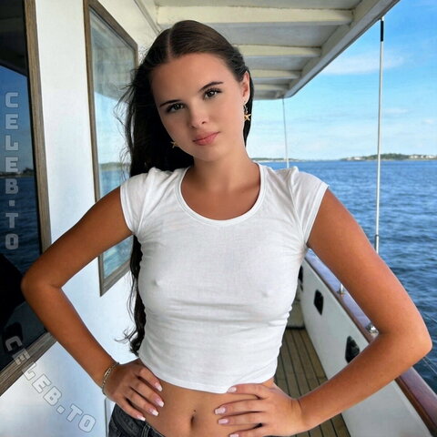 LeoniH nude photo 3