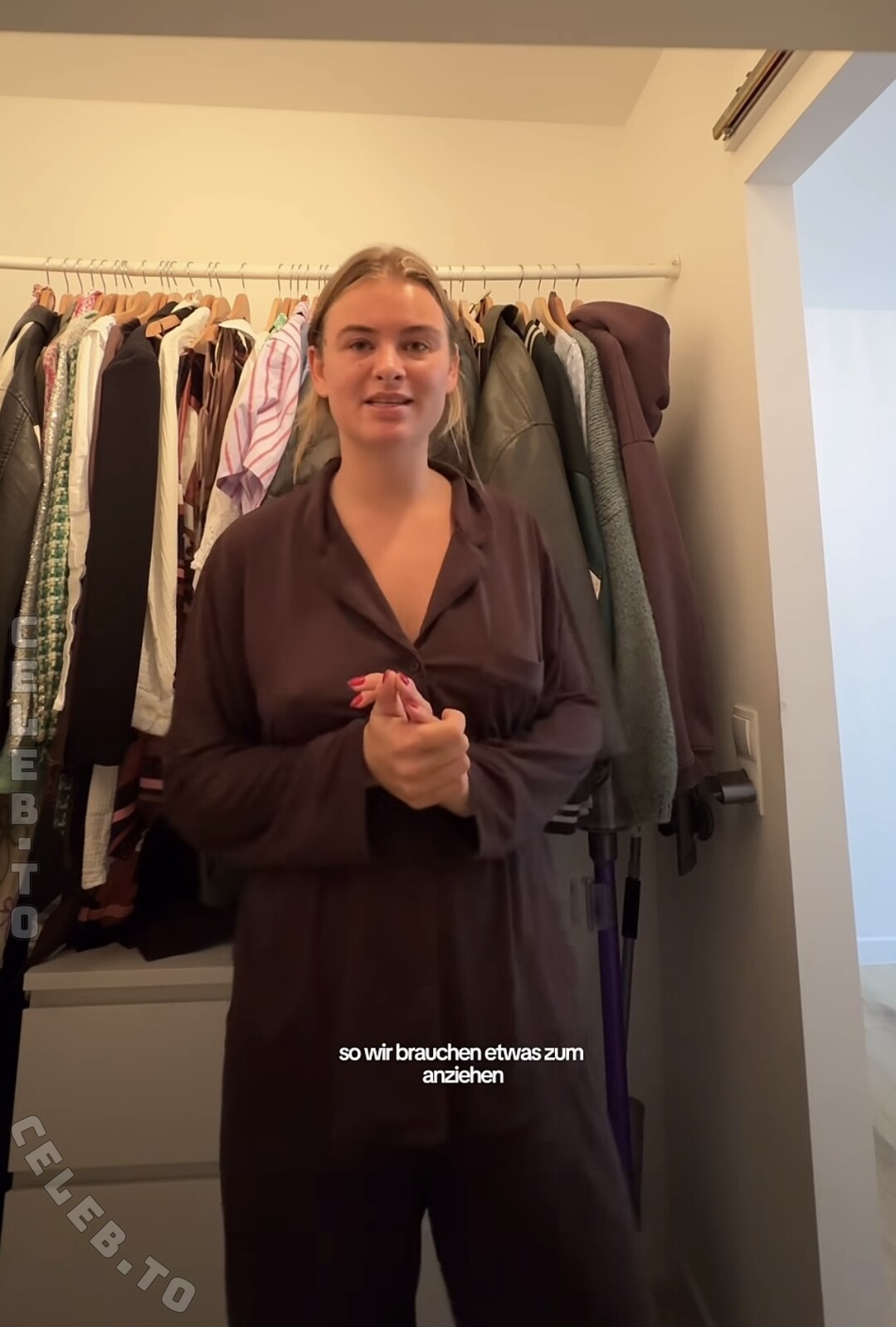 Leonyymartinek nude photo 2