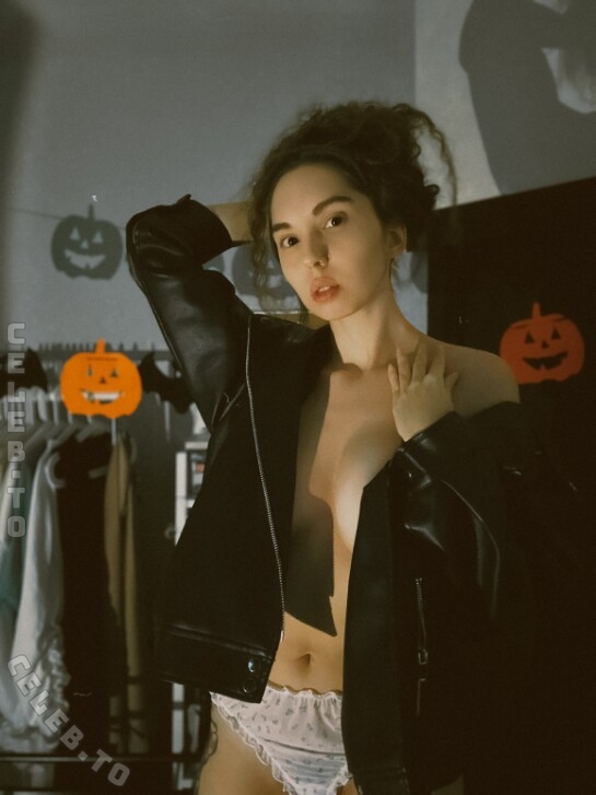 Leratlerat nude photo 13
