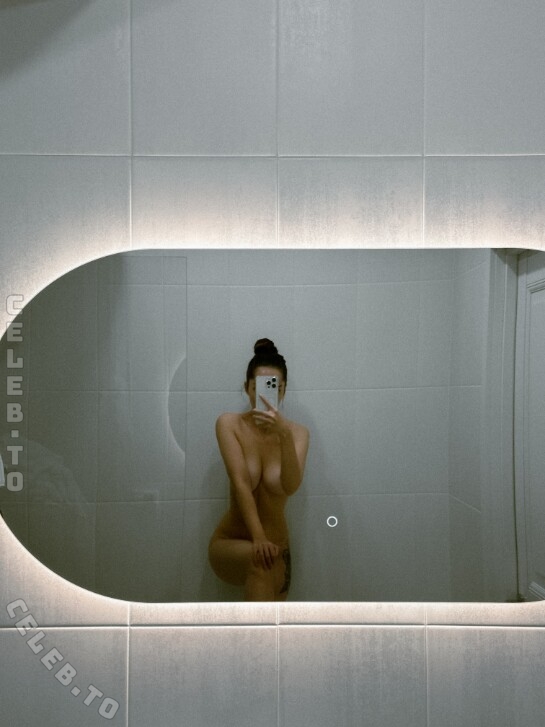Leratlerat nude photo 1