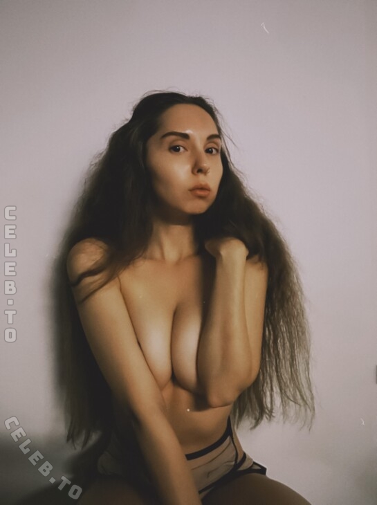 Leratlerat nude photo 9