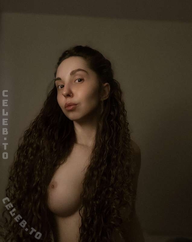 Leratlerat nude photo 1