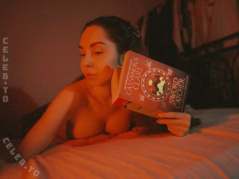 Leratlerat nude photo 13