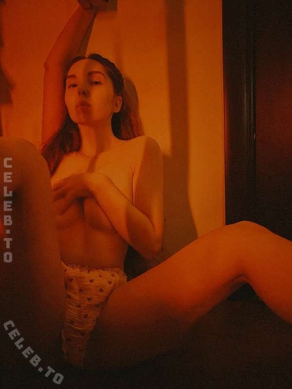 Leratlerat nude photo 14
