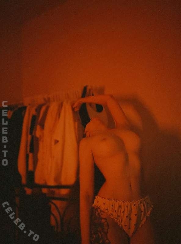 Leratlerat nude photo 24
