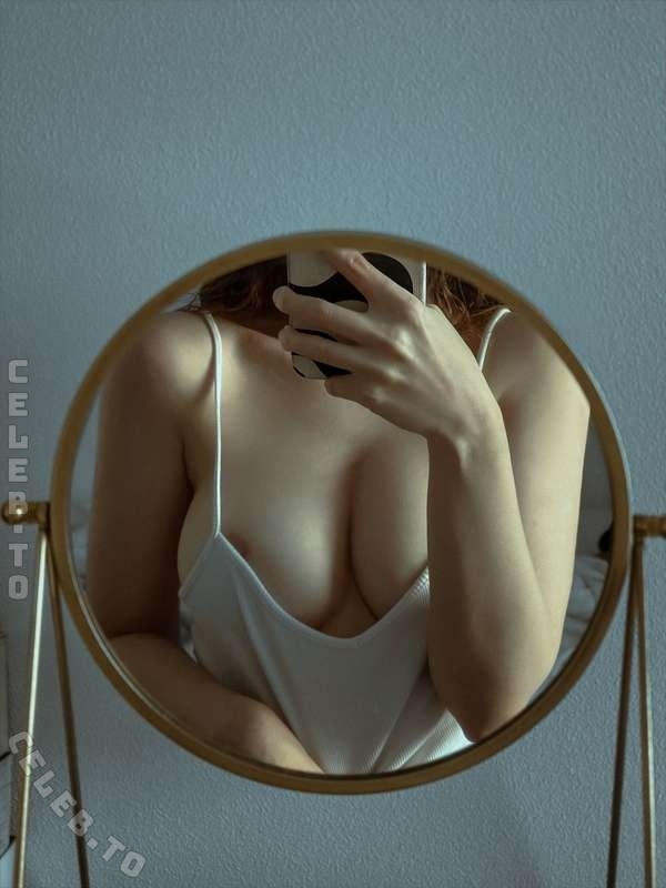 Leratlerat nude photo 3