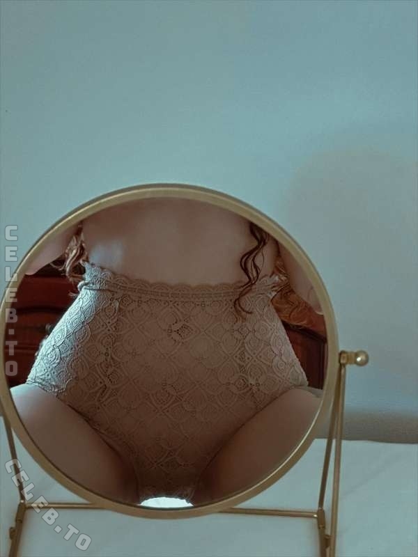Leratlerat nude photo 5