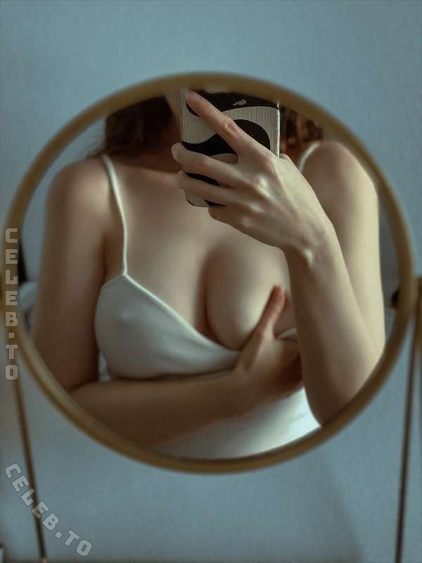 Leratlerat nude photo 7