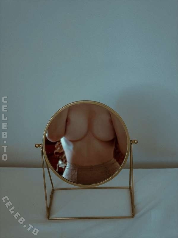 Leratlerat nude photo 8