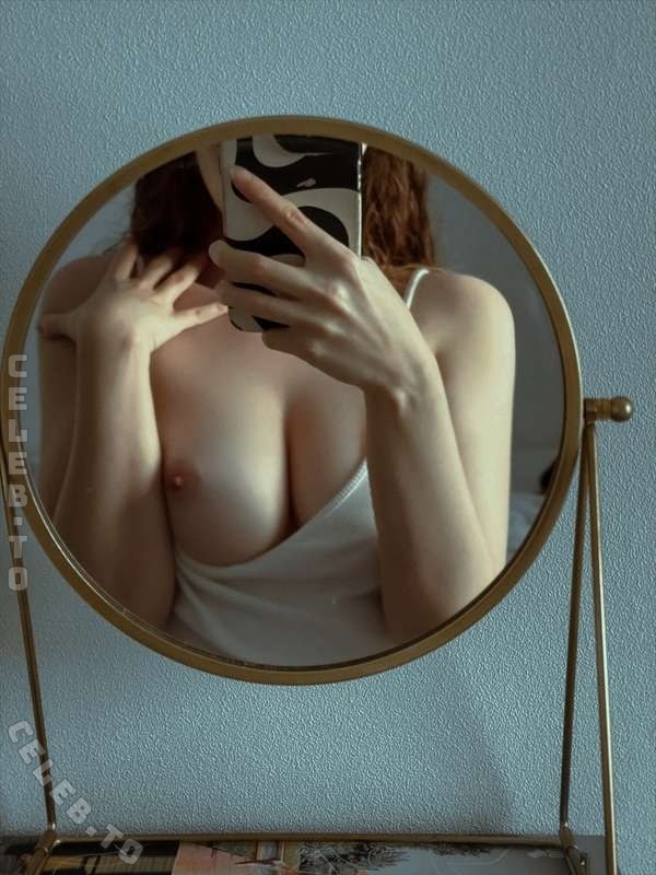 Leratlerat nude photo 10