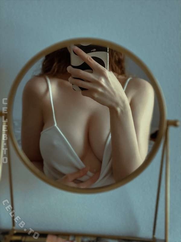 Leratlerat nude photo 13