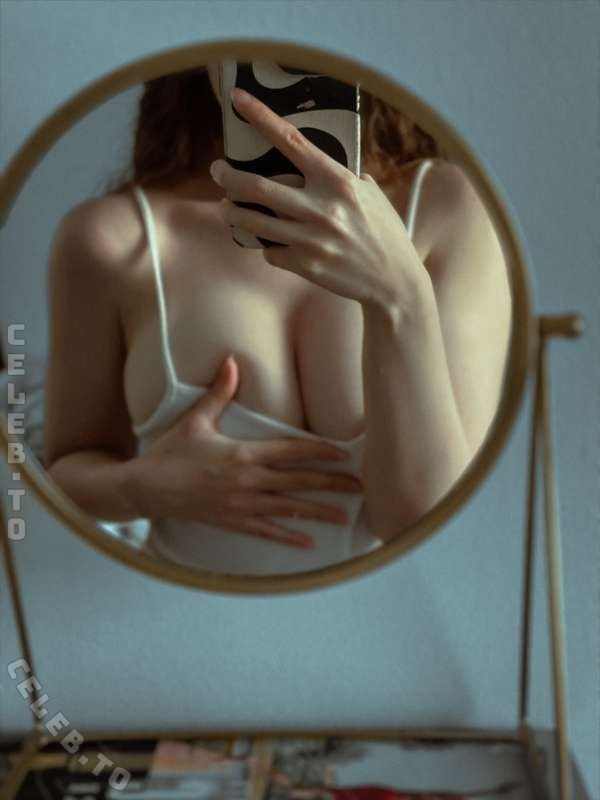 Leratlerat nude photo 14