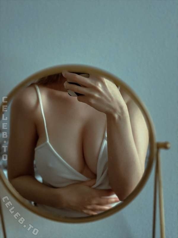 Leratlerat nude photo 16