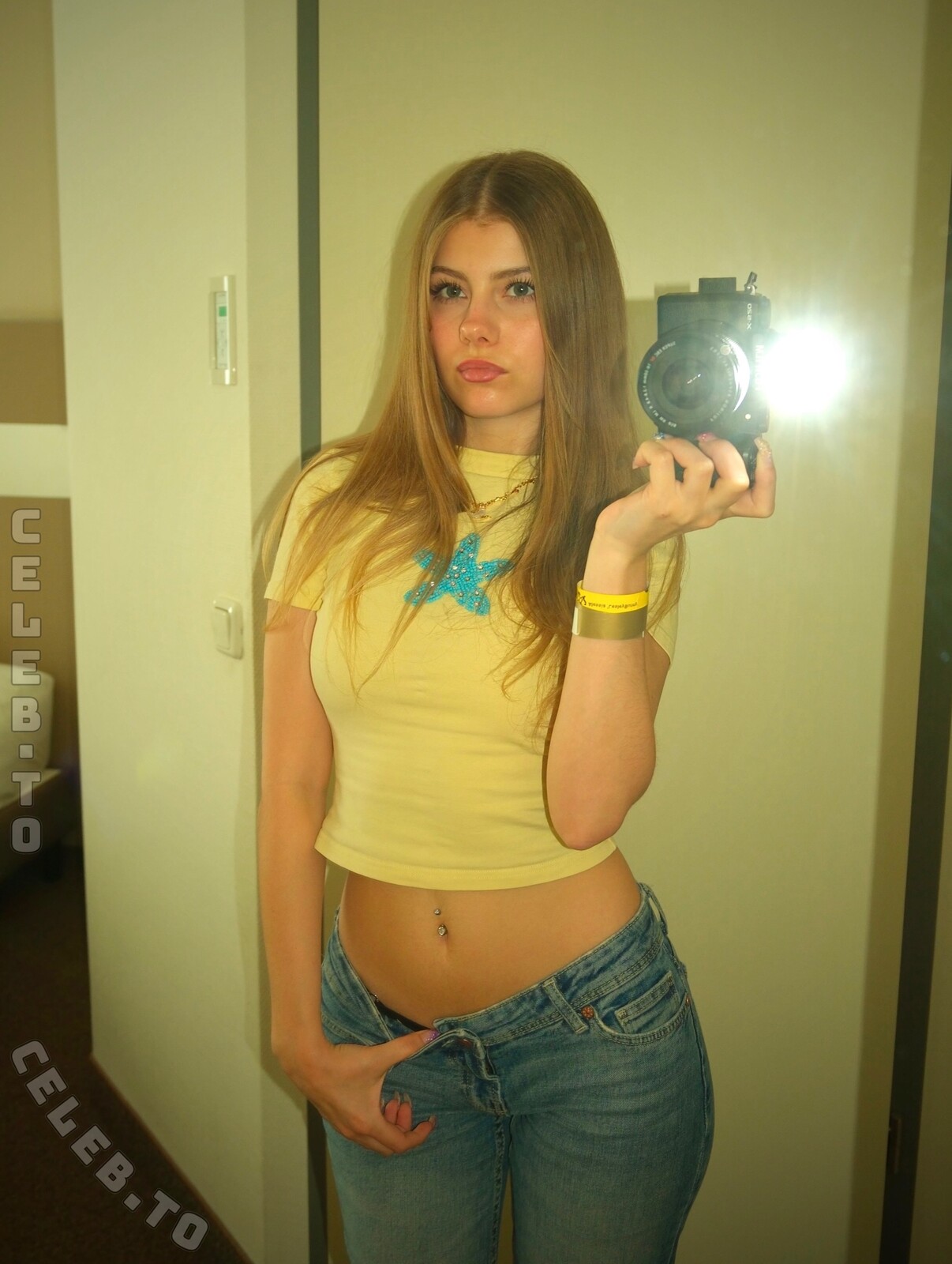 Lesley.bunny nude photo 2