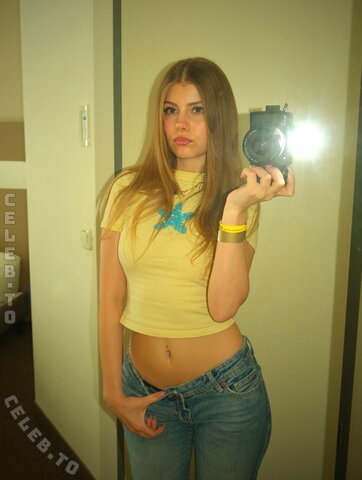 Lesley.bunny nude photo 5