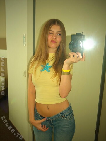 Lesley.bunny nude photo 4
