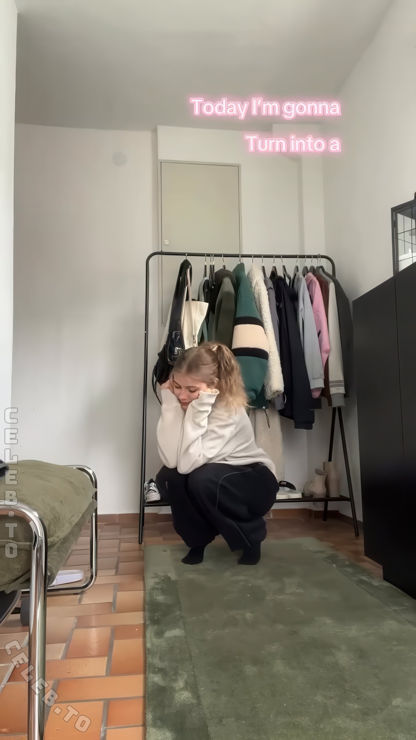 Lesley.bunny nude photo 2
