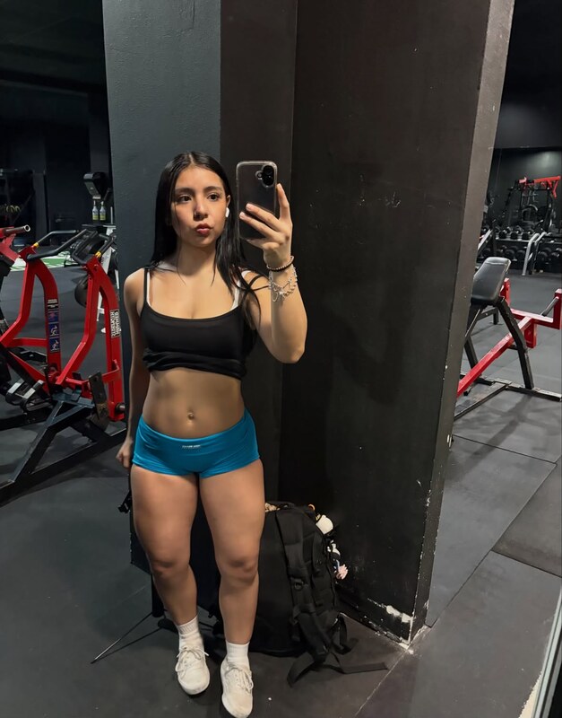 lesliem4rtinez nude photo 2