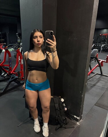 lesliem4rtinez nude photo 8